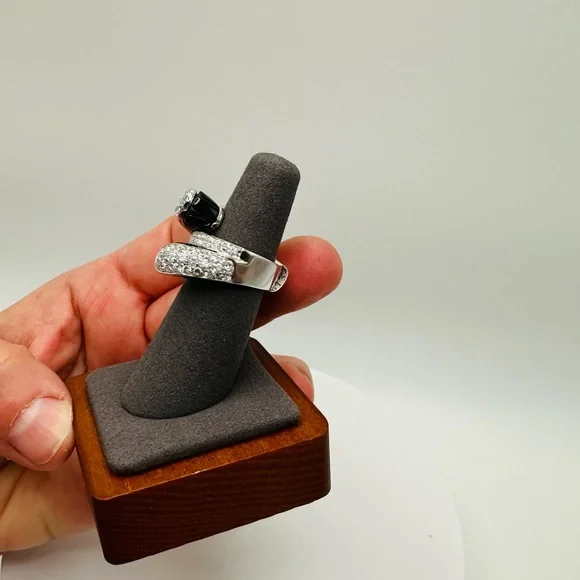 NWT Luxury Black Onyx Cubic Zirconia Bypass Ring - Picture 5 of 17